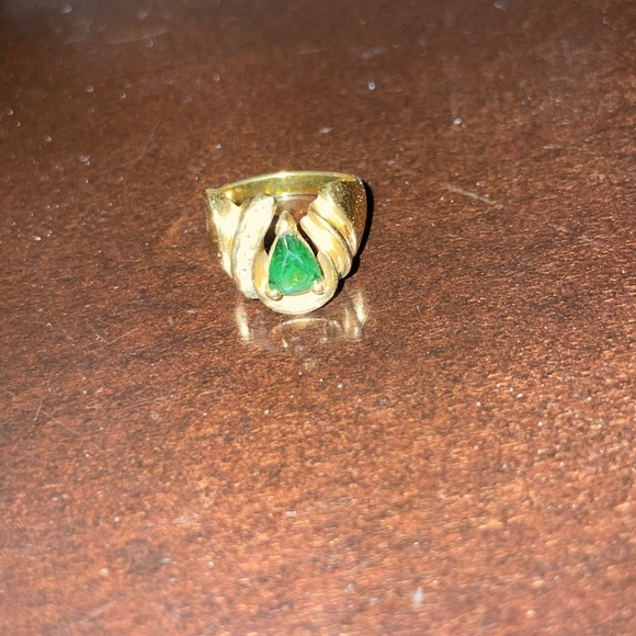 EUC - Handmade 18K, tourmaline & diamond ring - Picture 2 of 7